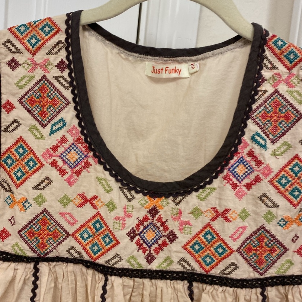 Just funky blouse with three-quarter sleeves, Ojo embroidery - Picture 2 of 5